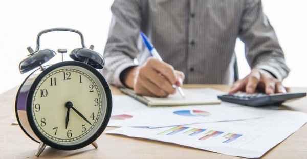 Vendedor comissionista vai receber horas extras por trabalho além da jornadan